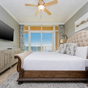 Unwind after a day at the beach, stream your favorite shows in the elegant king master suite, and wake up to seagull sounds