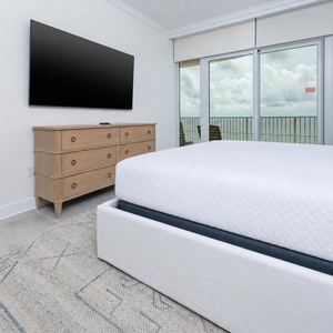 Unwind after a day at the beach and stream your favorite shows in the master and wake up to seagulls and gentle waves