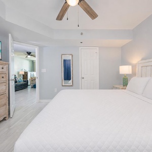 Unwind after a day of adventure on the coast in this cozy king suite