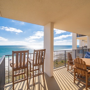 Enjoy the fresh gulf air while seated at the round table or bar stools, taking in the beautiful water views and sunshine