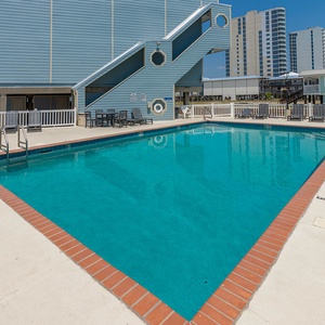 Find your perfect getaway beach rental at Summer House West in Gulf Shores on Alabama's Gulf Coast