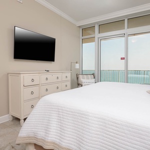 Unwind after a day at the beach, stream your favorite shows in the master, and wake up to seagulls and gentle waves