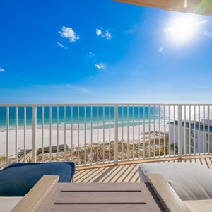 Stretch out on the sunbed and watch the sun glitter on the gulf and beach and feel a warm breeze on your skin