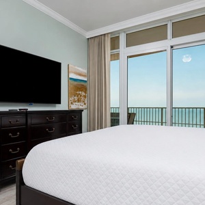 Unwind after a day at the beach and stream your favorite shows in the master and wake up to seagulls and gentle waves