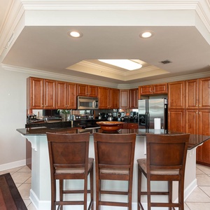 Sip your morning coffee at the breakfast bar and get ready for a day of adventure in this stylish space