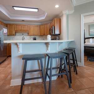 Relax at the breakfast bar, sipping your favorite drink while connecting with friends and family in a warm atmosphere