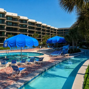 Dip in the pool or float down the lazy river and enjoy the vibrant atmosphere of this beautiful resort at Phoenix on the Bay