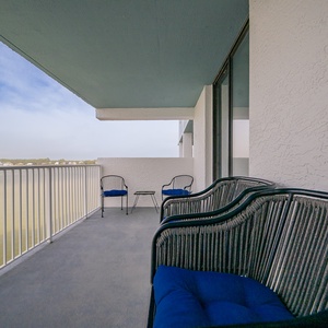 Compass Point 203-03