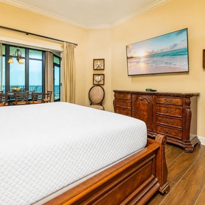 Rest into the king master suite and watch a good movie as you unwind from your day