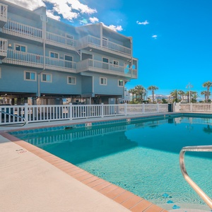 Summer House West Property-07