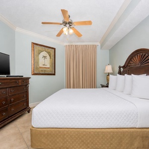 Unwind after a fun vacation day and stream your favorite shows in the king master suite
