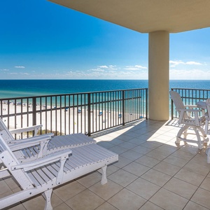 Lounge on your corner balcony overlooking the stunning gulf coastline and doze to the sound of waves and seagulls