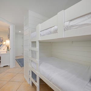 Pelican Pointe 1404-21 (17)