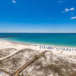Relax on your balcony as you watch the daily fishing activity and boats flowing in and out of the jetties