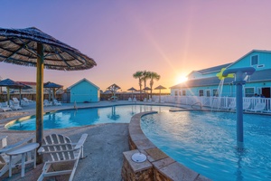 Nemo Cay Resort D142 Poolside Photo