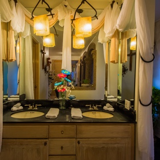 Suite 6 bathroom