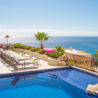 Expansive ocean view from pool