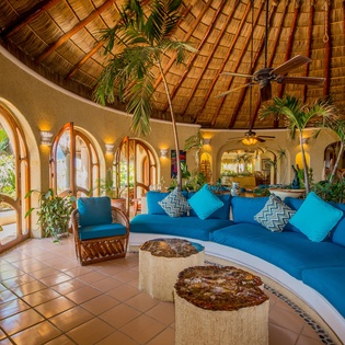 Spacious living room