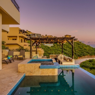 Outdoor Infinity Edge Pool