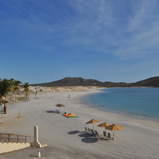 Beautiful and unspoiled location on the Bay of Dreams near La Paz