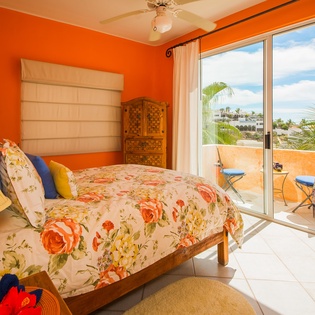 Suite with queen bed