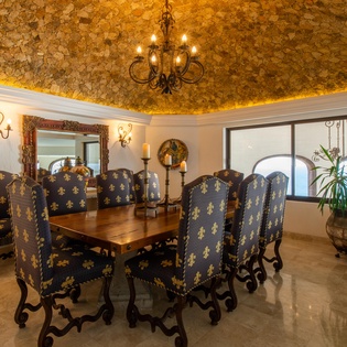 Unique dining room
