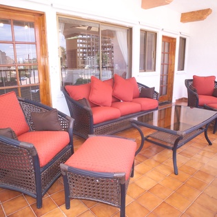Terrace seating and table