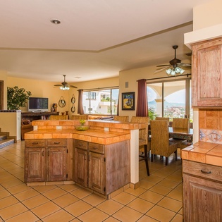 Fully equipped kitchen