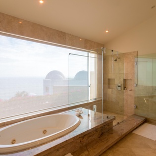 En suite bath