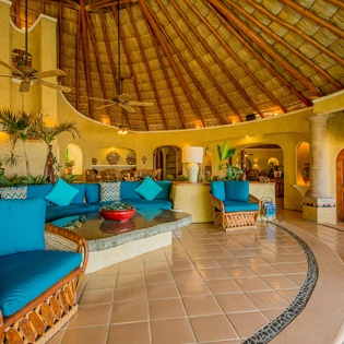 Spacious living room