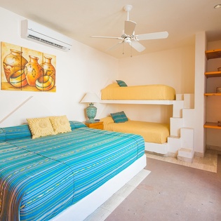 1 king, 1 bunk bed - Bunk (Twin & Full)