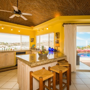 Kitchen with bar