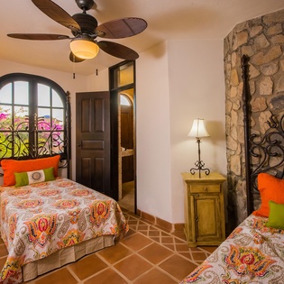 Suite with two twin beds
