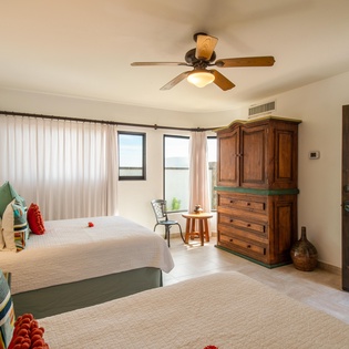 Suite with 2 queen beds
