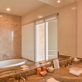 En suite bath