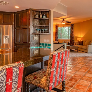 Kitchen bar