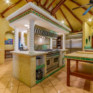 Fully equipped kitchen