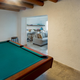 Pool table