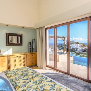 Bedroom with terrace access and view