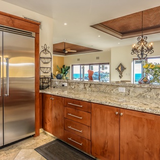 Full kitchen