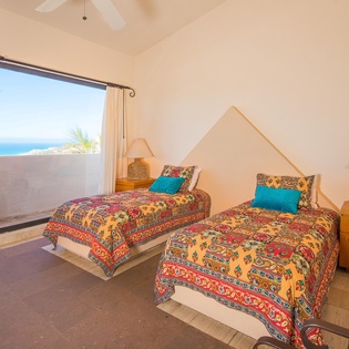 Two twin beds suite