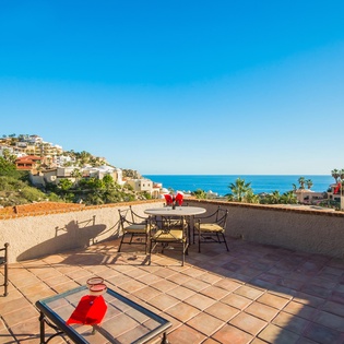 Upper deck patio with ocean view