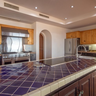 Fully equipped kitchen