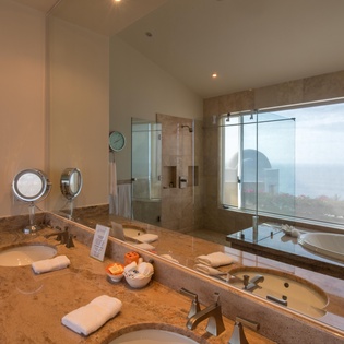 En suite bath