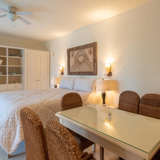 Casita suite with queen bed and kitchenette -37