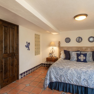 Suite with King bed