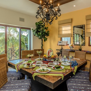 Villa dining room