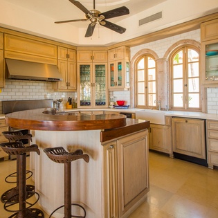 Gourmet kitchen