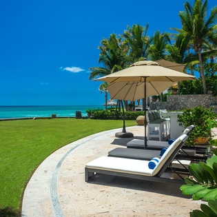 Beachfront lawn loungers