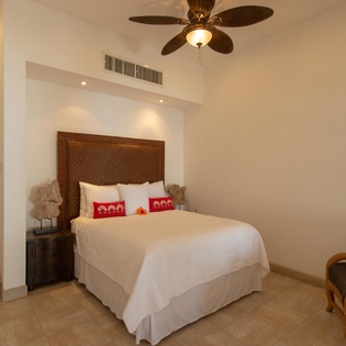 Suite with Queen bed